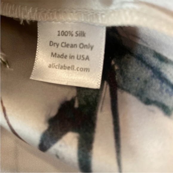 Our Fine Garments By Bell Women's Floral Print Silk Top Size 8 Tie Neck Blouse - Picture 5 of 10